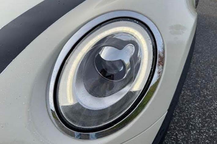 Beige Mini Cooper fra 2016