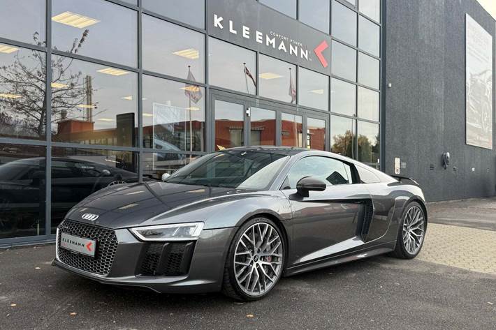 Grå Audi R8 fra 2015 set udefra