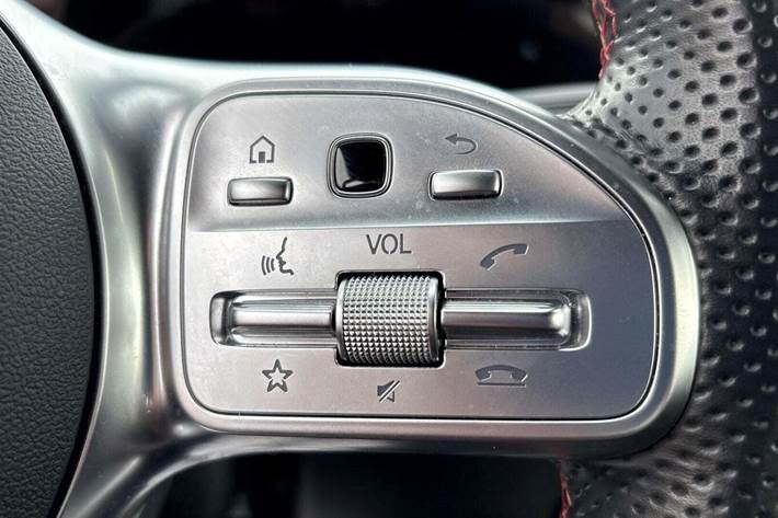 Hvid Mercedes EQA250 fra 2023