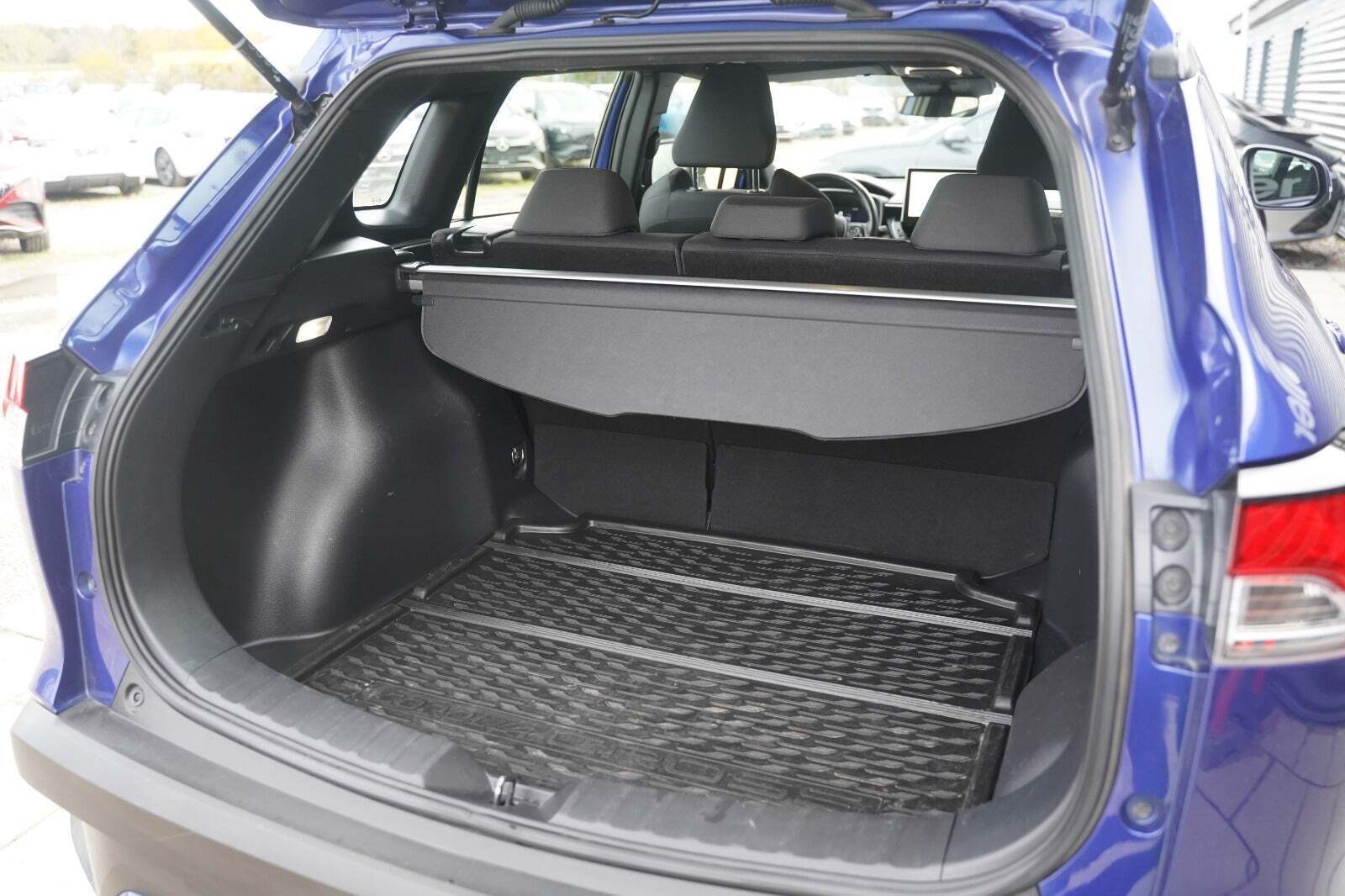 Blå Toyota Corolla Cross fra 2023