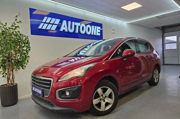 Grå Peugeot 3008 fra 2014 set udefra