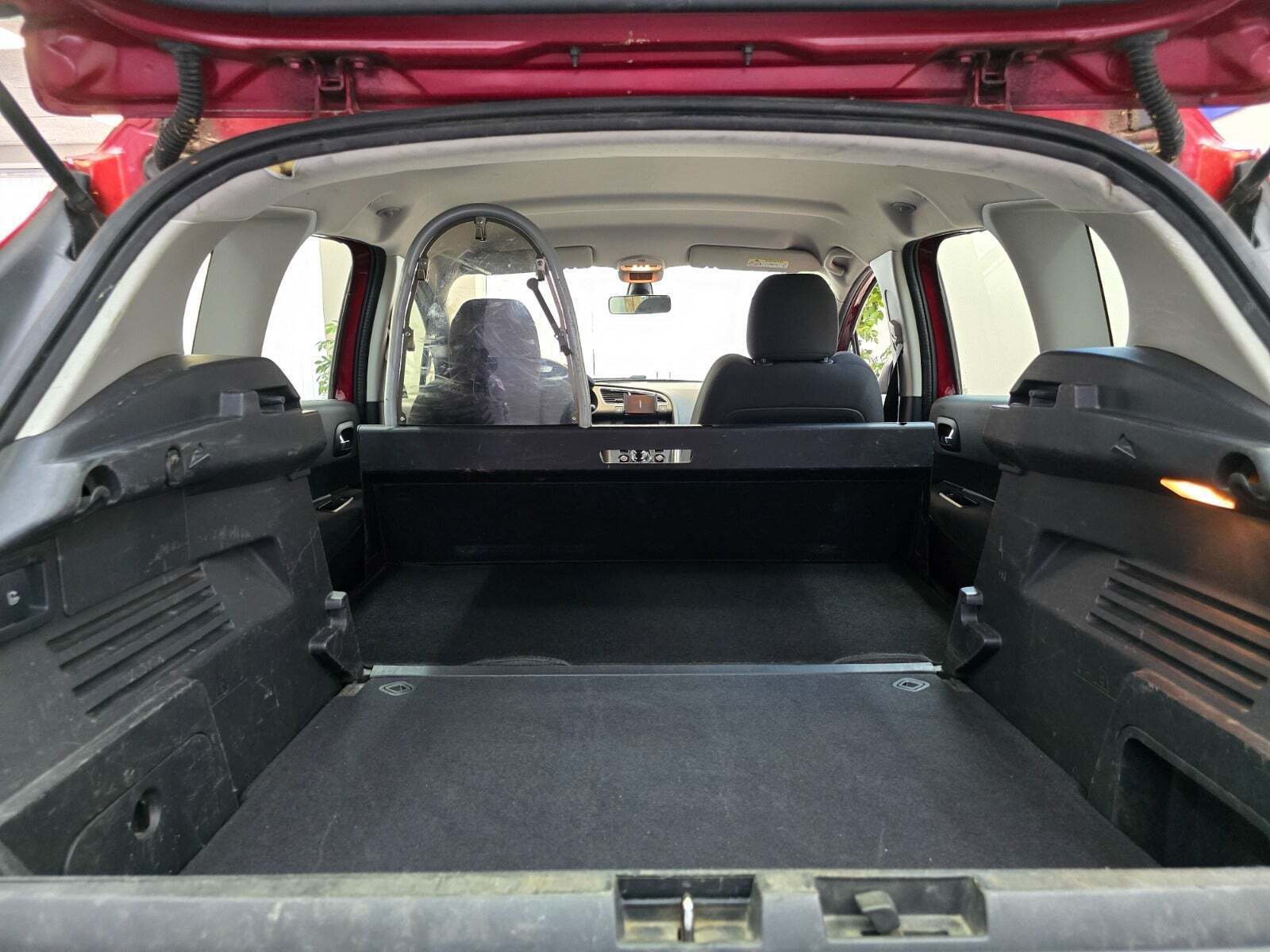 Grå Peugeot 3008 fra 2014