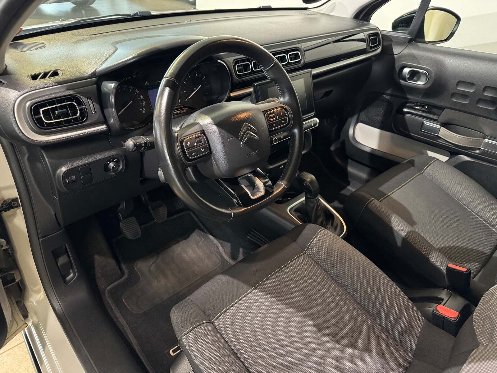 Beige Citroën C3 fra 2020