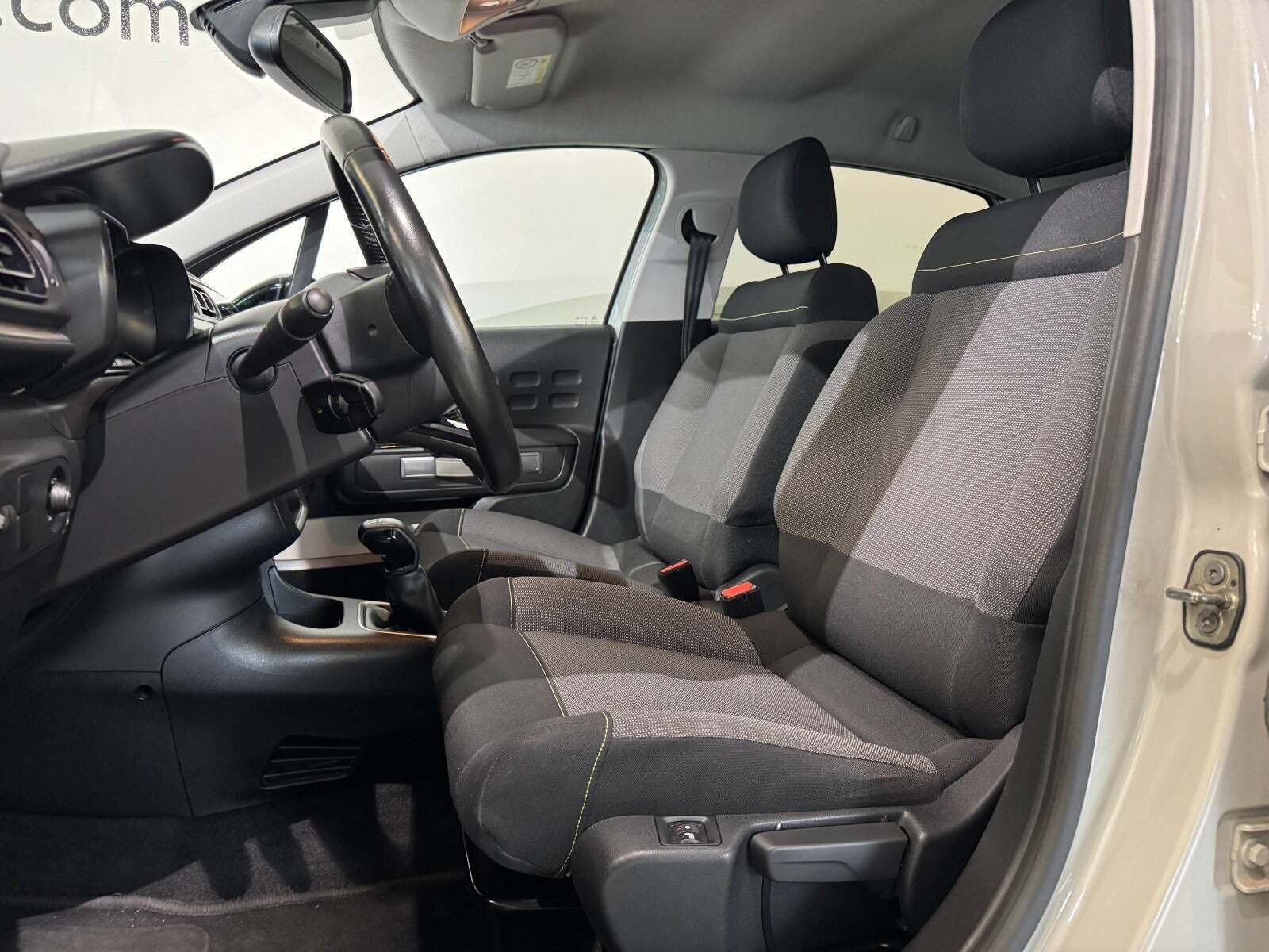 Beige Citroën C3 fra 2020
