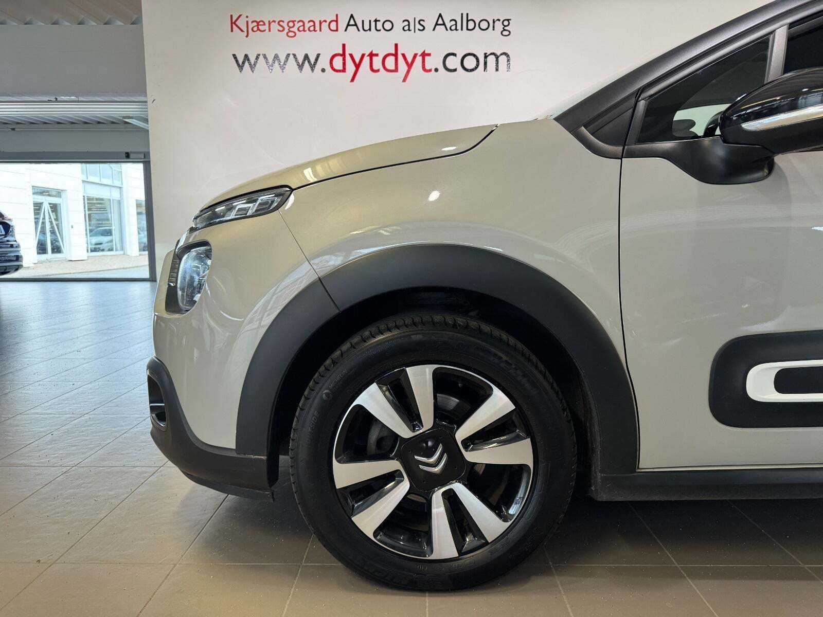 Beige Citroën C3 fra 2020