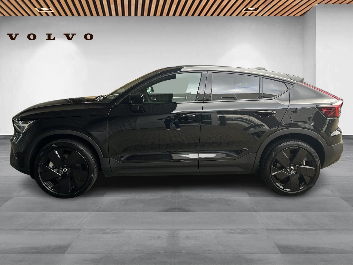 Volvo EC40 Extended Range Black Edition