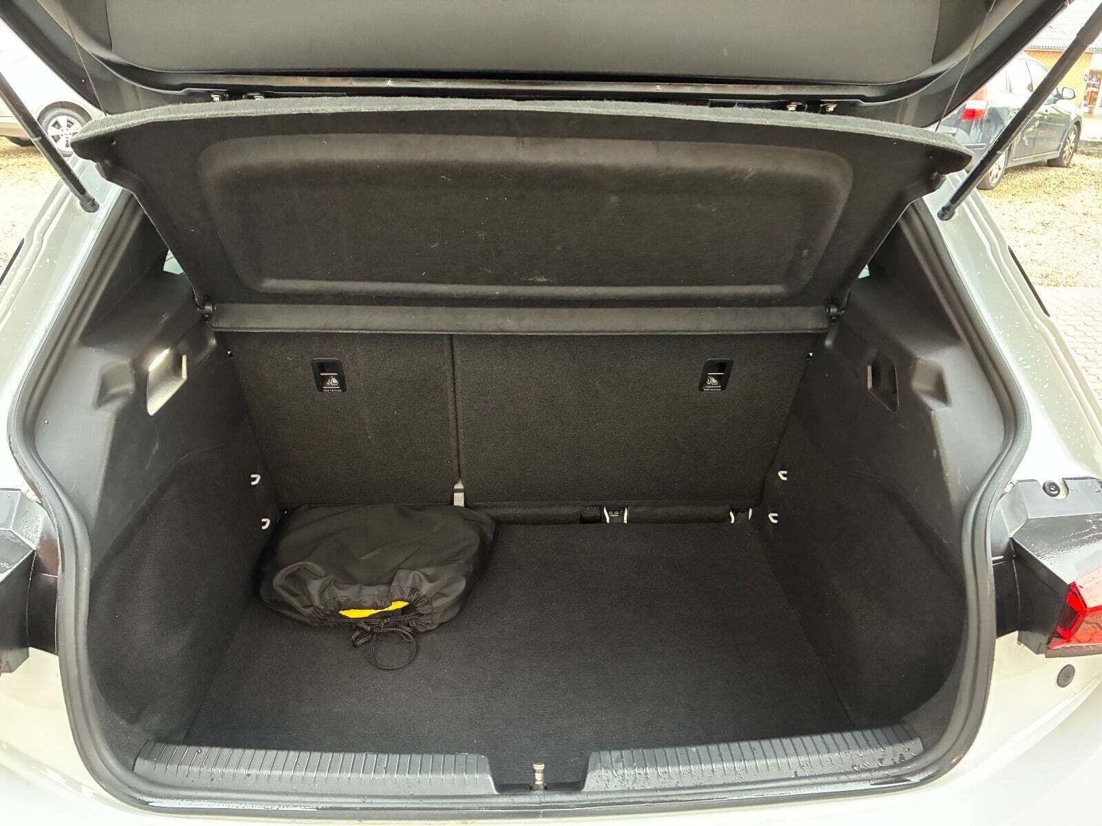 Hvid Cupra Born fra 2023