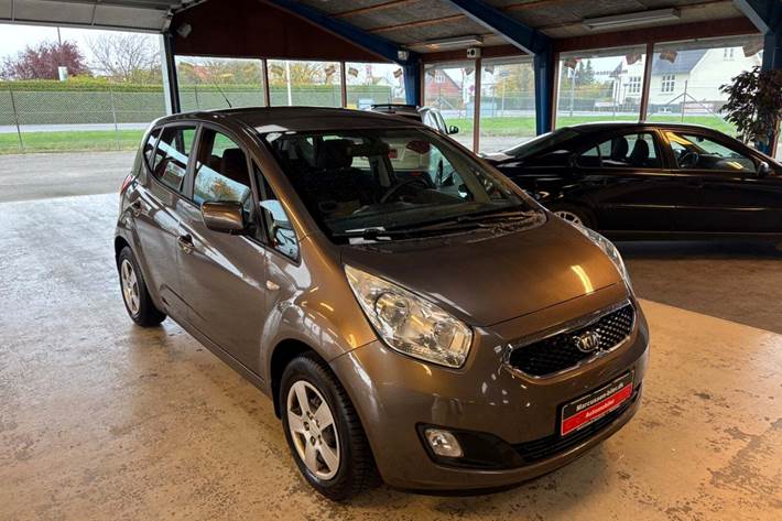 Beige Kia Venga fra 2013