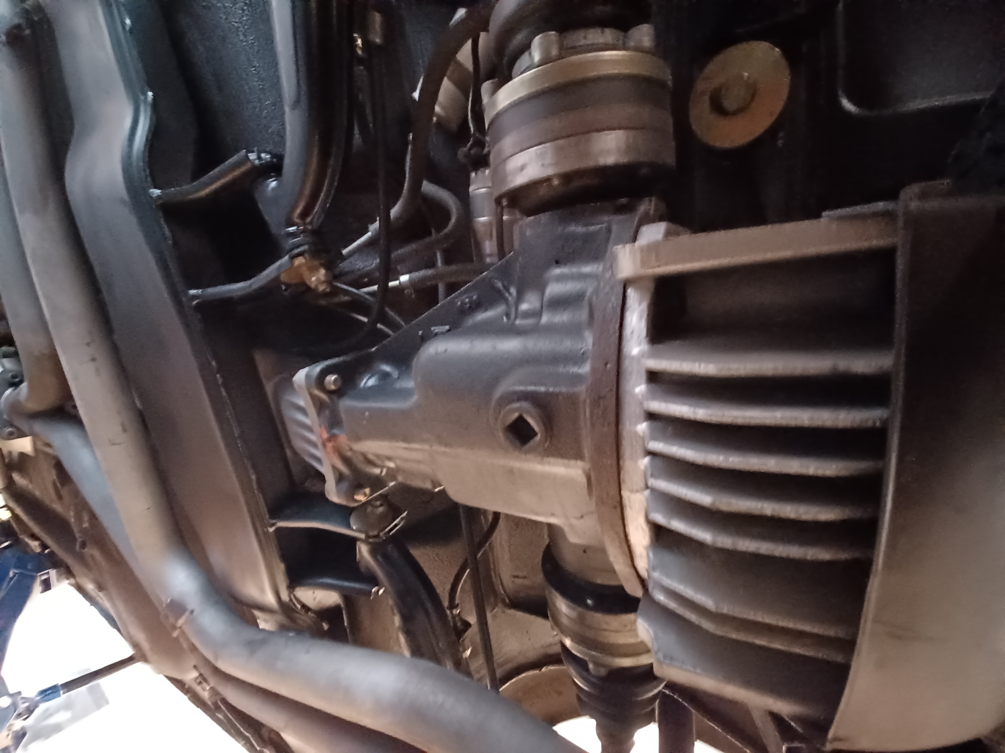 Sølv Maserati BiTurbo Spyder fra 1986