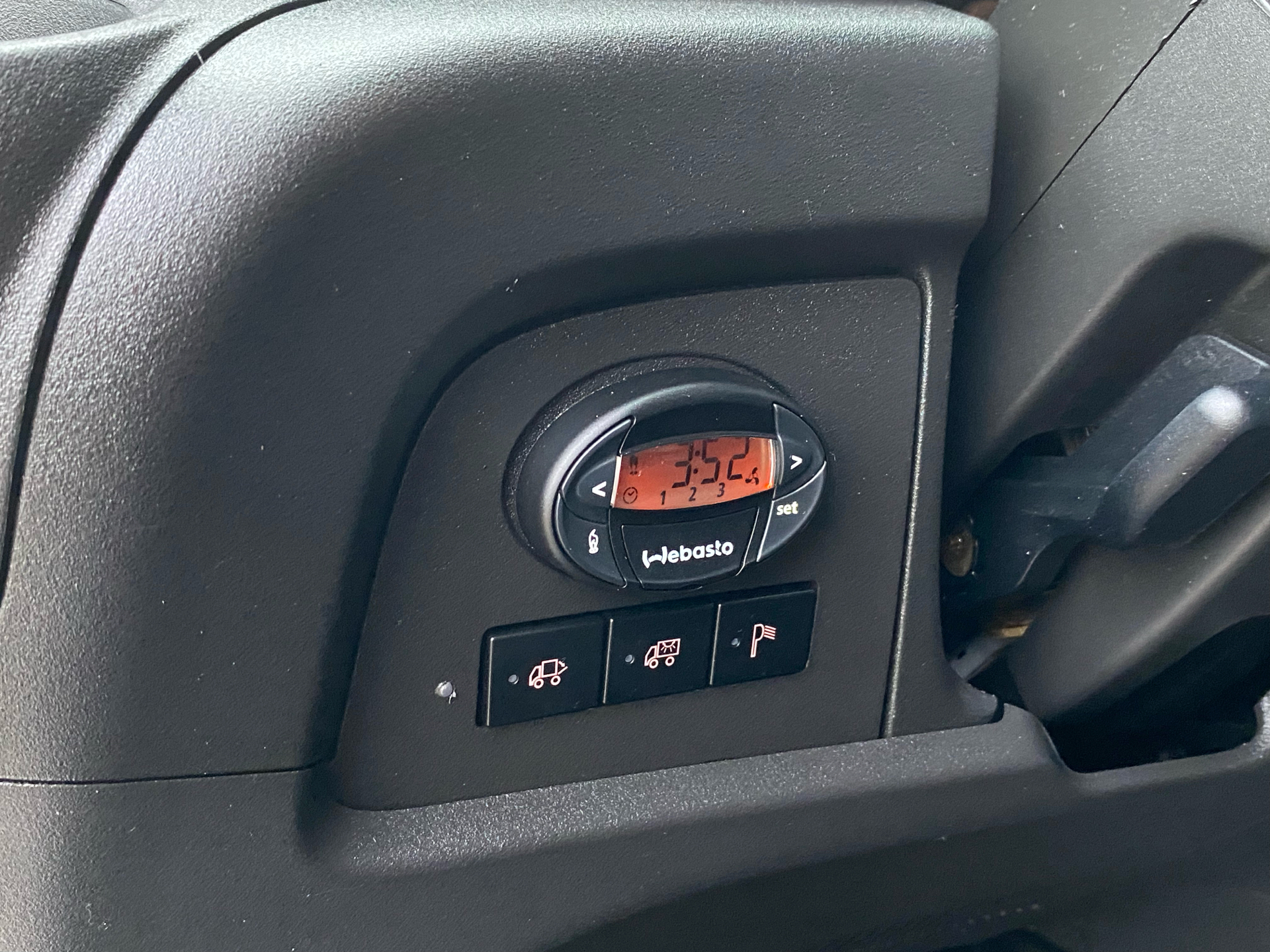 Hvid Iveco Daily fra 2024