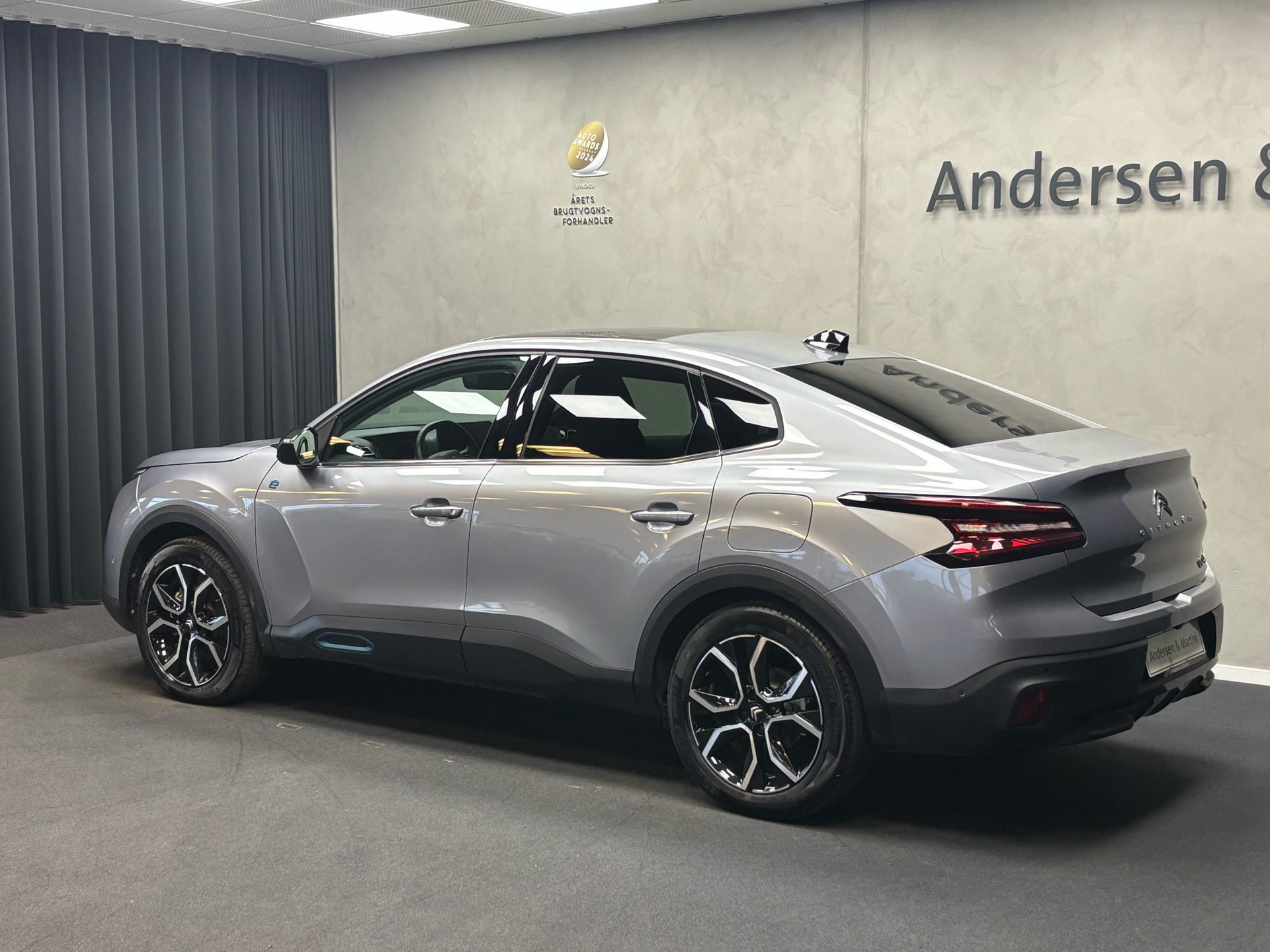 Grå Citroën ë-C4 X fra 2023
