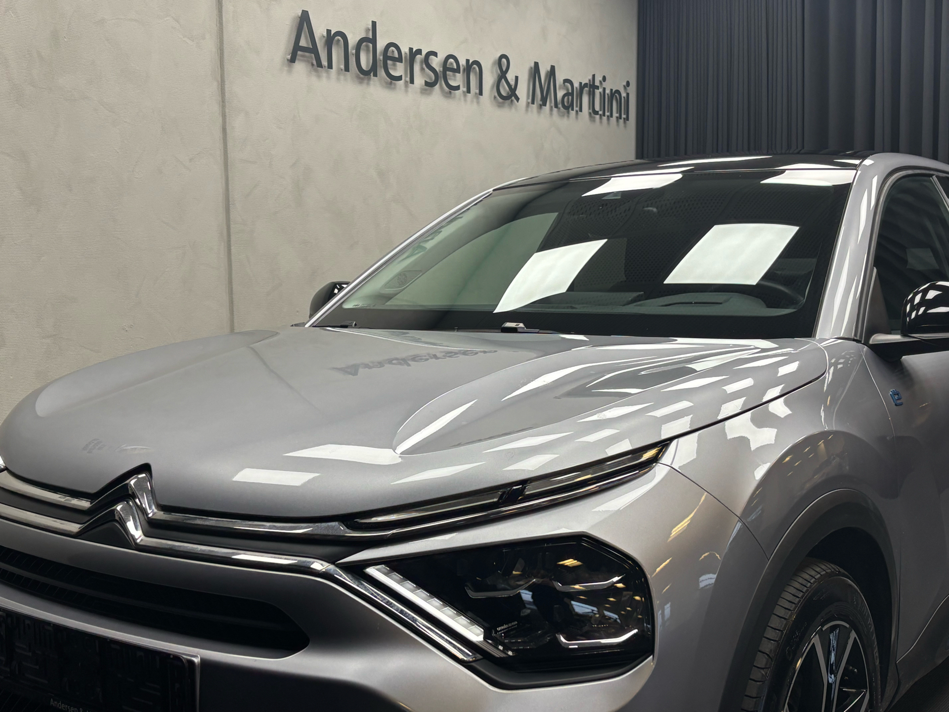 Grå Citroën ë-C4 X fra 2023