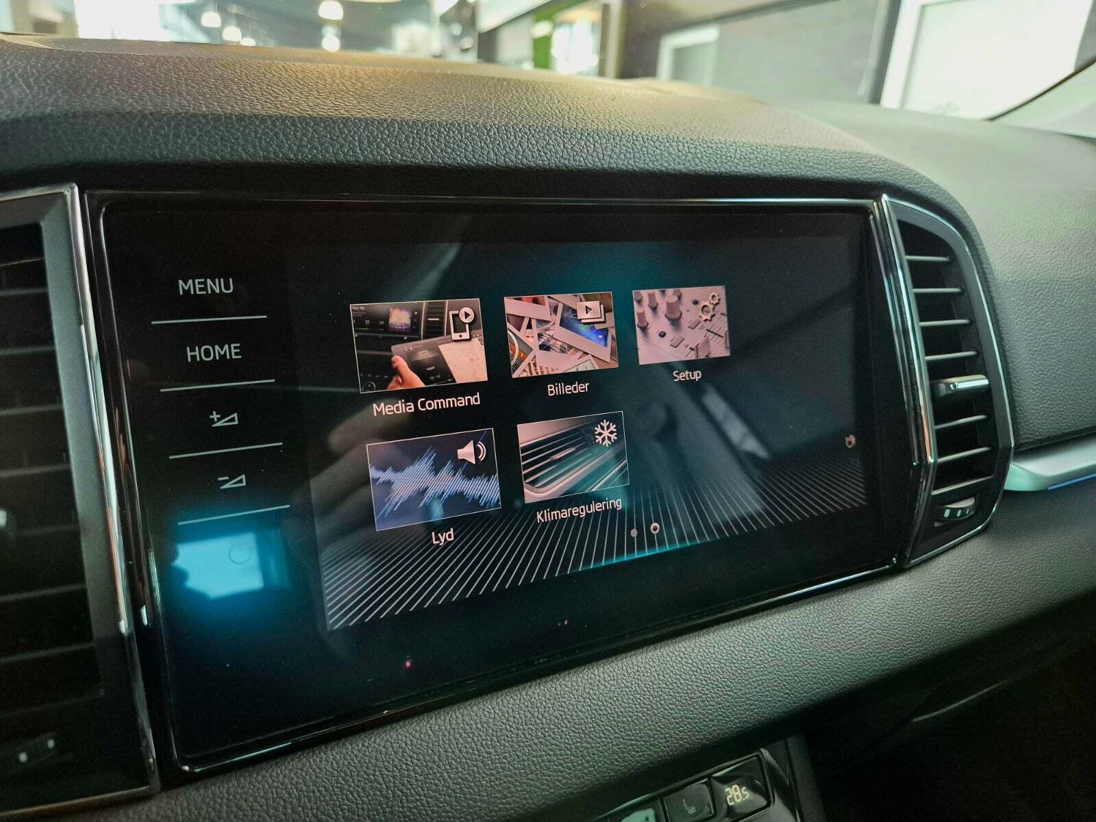 Sort Skoda Karoq fra 2018