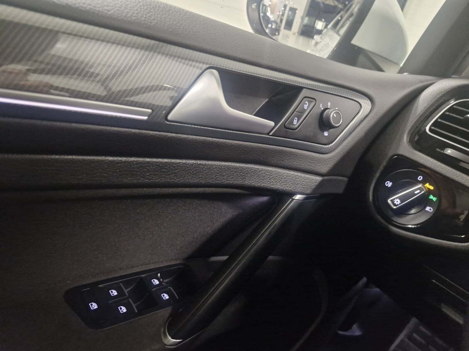 Hvid VW Golf VII fra 2019