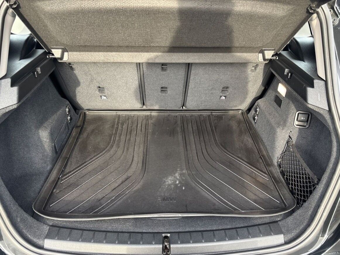 Sort BMW 225xe fra 2018