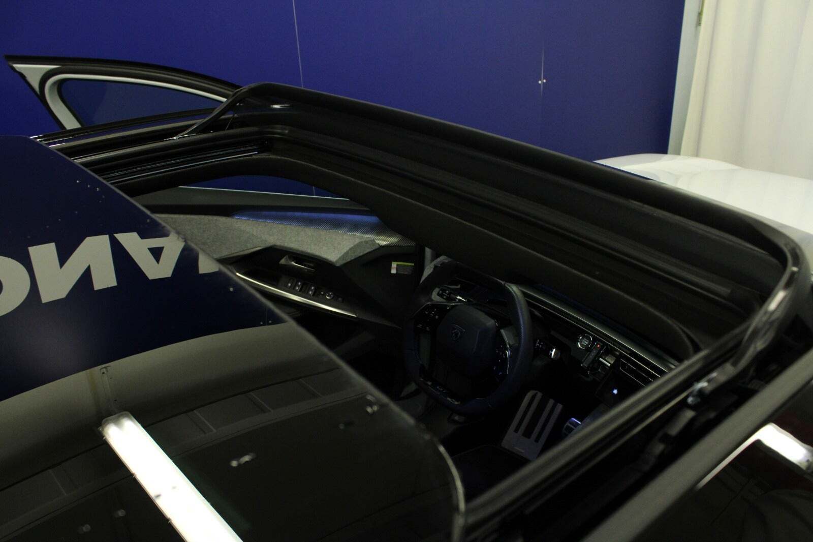 Peugeot e-3008 77 GT Pack