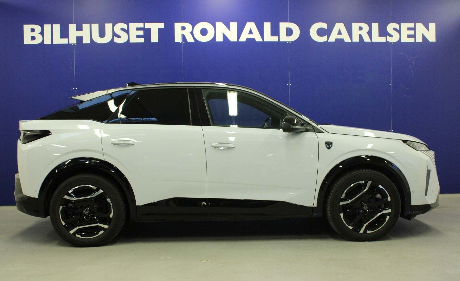 Hvid Peugeot e-3008 fra 2024