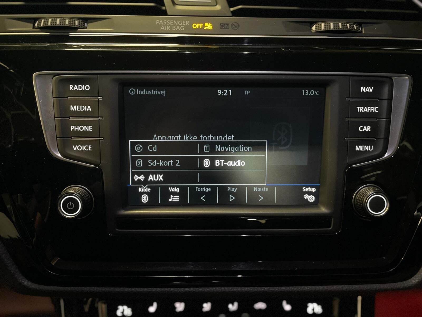 Hvid VW Touran fra 2016