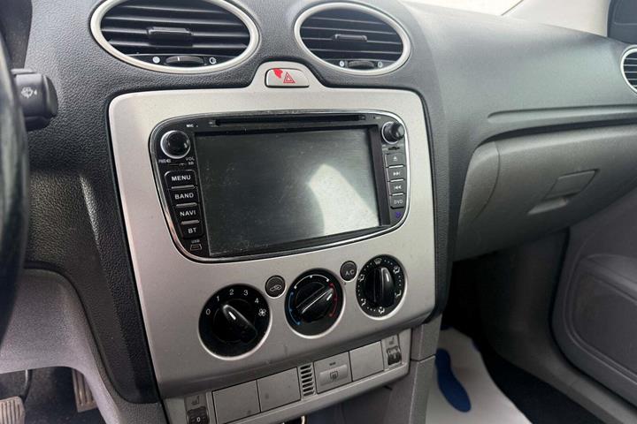 Hvid Ford Focus fra 2008