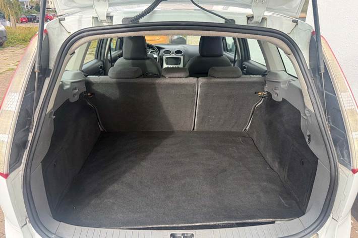 Hvid Ford Focus fra 2008