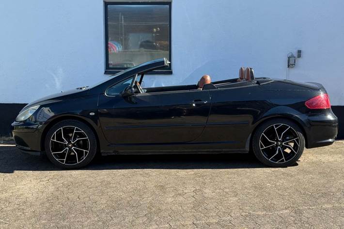 Sort Peugeot 307 fra 2004