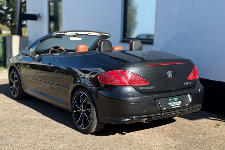 Sort Peugeot 307 fra 2004