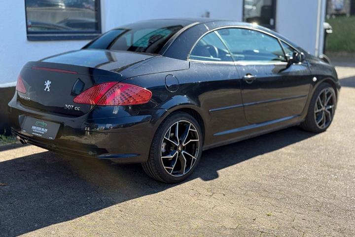 Sort Peugeot 307 fra 2004
