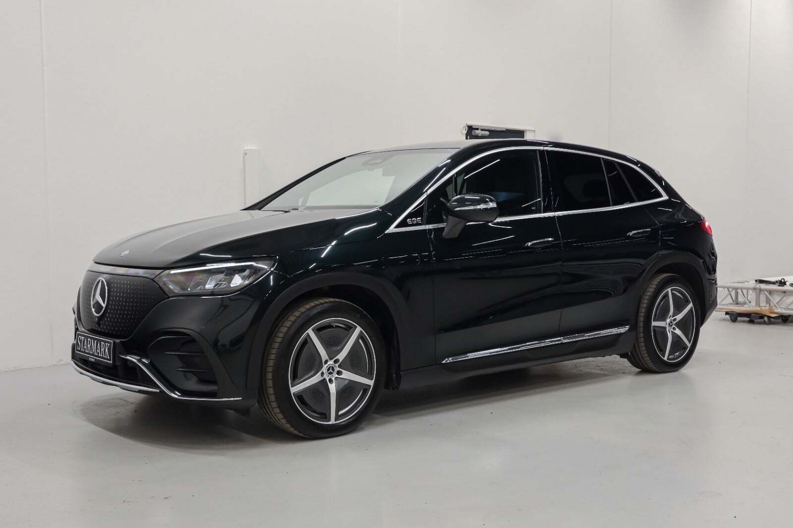 Grøn Mercedes EQE350 SUV fra 2024