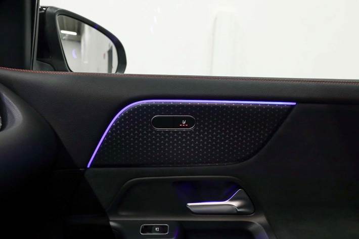 Sort Mercedes EQA250+ fra 2024