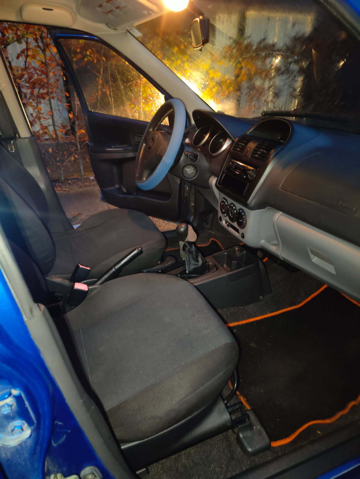 Blå Suzuki Ignis fra 2005