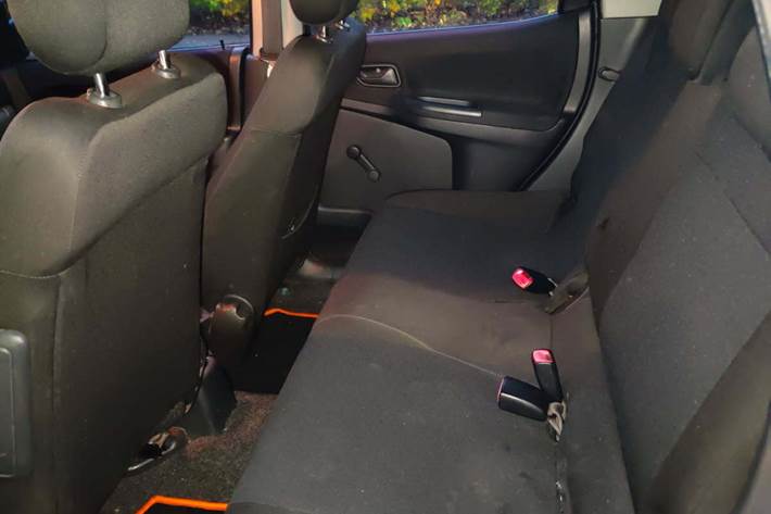 Blå Suzuki Ignis fra 2005