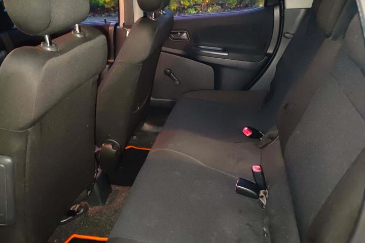 Blå Suzuki Ignis fra 2005