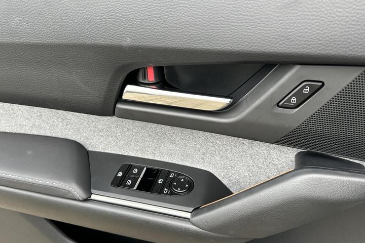 Hvid Mazda MX-30 fra 2025