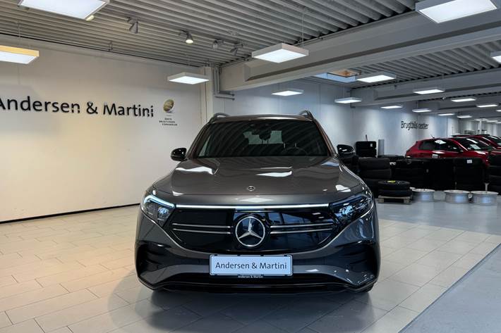 Grå Mercedes EQB 300 fra 2023