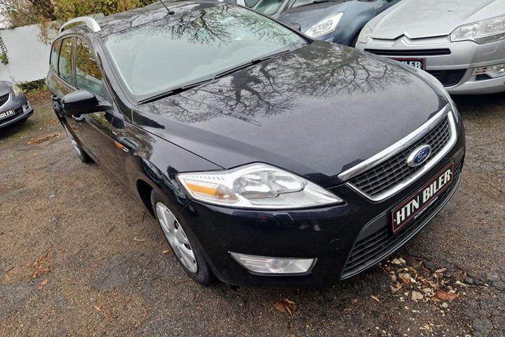 Sort Ford Mondeo fra 2009