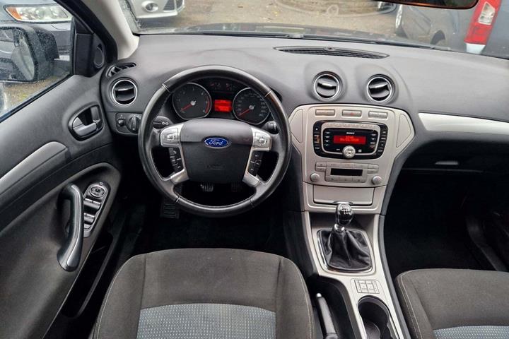 Sort Ford Mondeo fra 2009