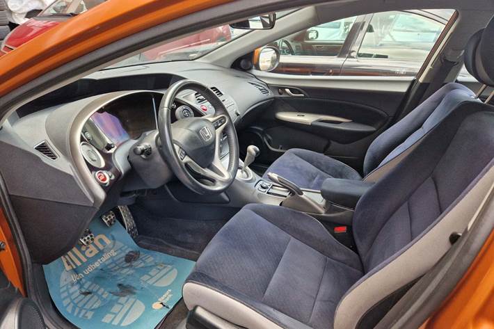 Orange Honda Civic fra 2008