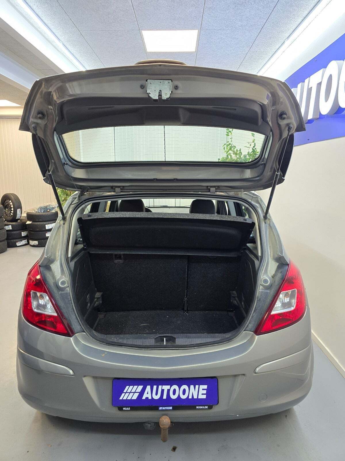 Brun Opel Corsa fra 2012