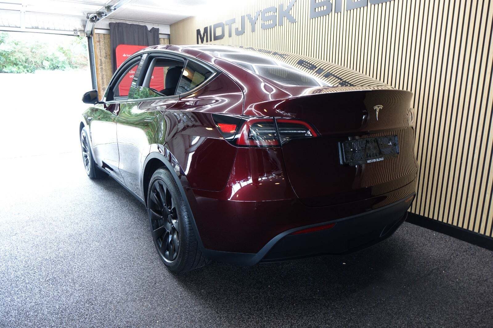 Tesla Model Y RWD