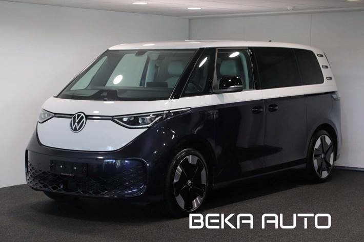 Blå VW ID.Buzz fra 2023 set udefra