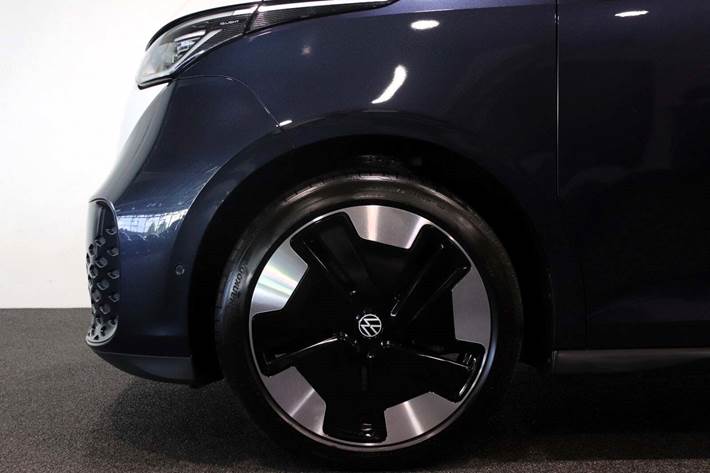 Blå VW ID.Buzz fra 2023