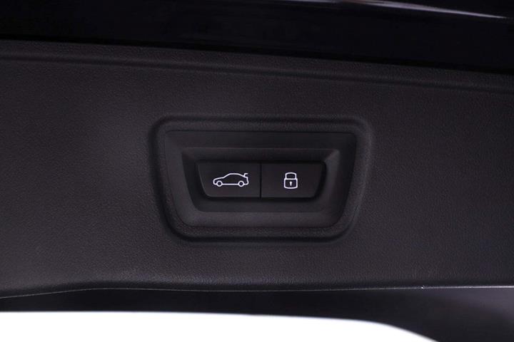 Sort BMW i5 fra 2024