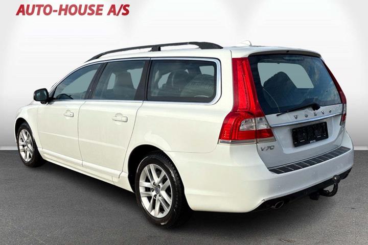 Hvid Volvo V70 fra 2014