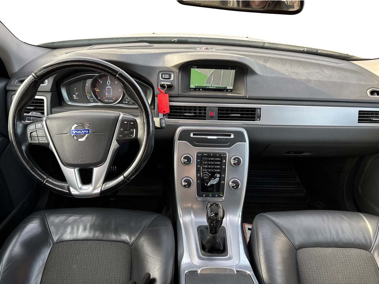 Hvid Volvo V70 fra 2014