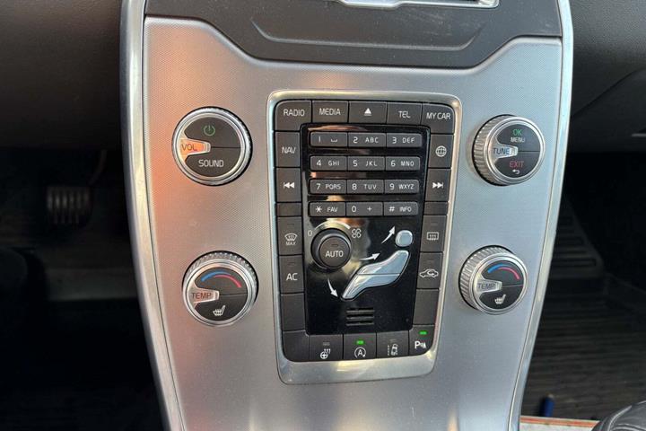 Hvid Volvo V70 fra 2014