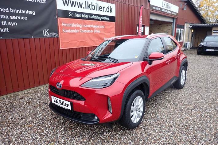 Rød Toyota Yaris Cross fra 2022