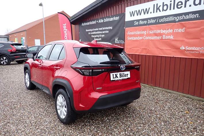 Rød Toyota Yaris Cross fra 2022