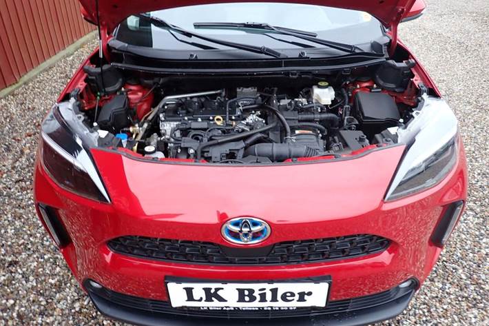 Rød Toyota Yaris Cross fra 2022