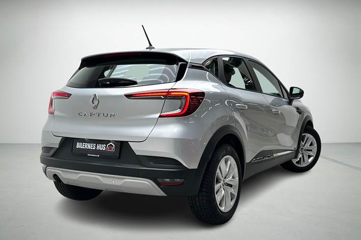 Sølv Renault Captur fra 2021