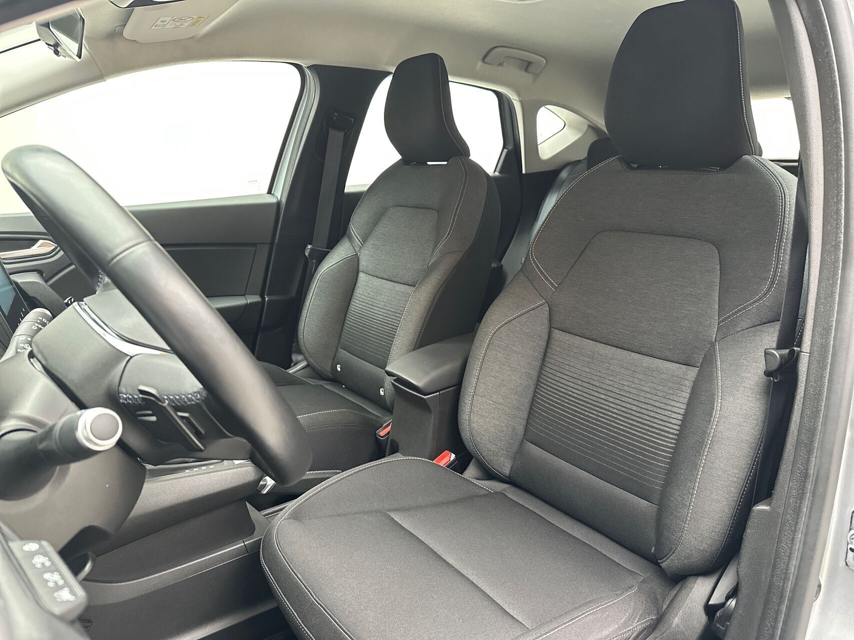 Sølv Renault Captur fra 2021